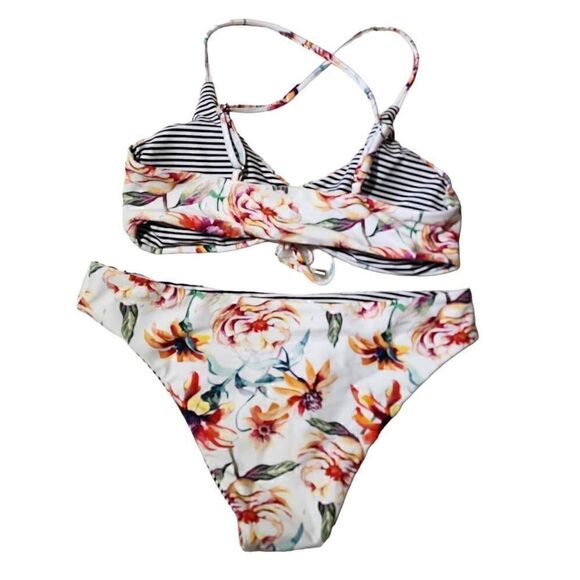 Cupshe Women's Floral Reversible Bikini Set Size Small - Picture 5 of 11